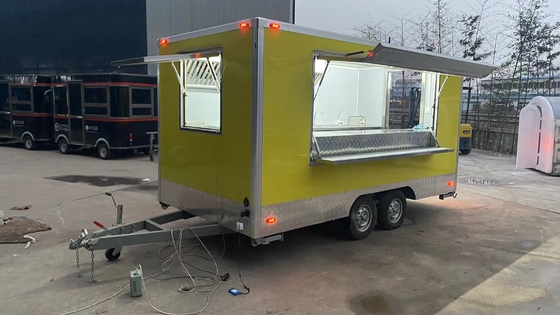 Barbecue de rua acessível Cor de comida barata Furgoneta Hot Dog Hambúrguer Pizza Food Truck com cozinha completa