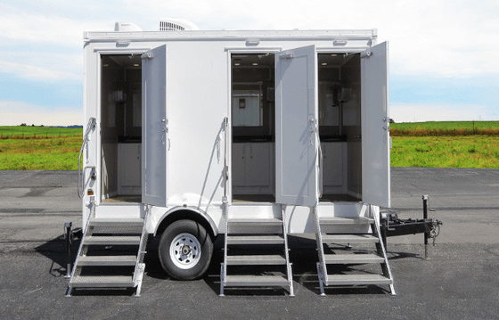 3 Statio Trailer Toilete portátil estilo moderno piso antiderrapante