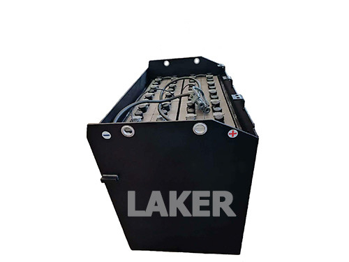 Bateria de tração de empilhadeira de 48V/D-700 e durável para carregamento de motores com tecnologia de chumbo-ácido ou iões de lítio