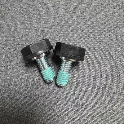 Partes de baterias de empilhadeira M10*22 parafusos de cabeça de plástico para cabos de ligação de tipo flexível.