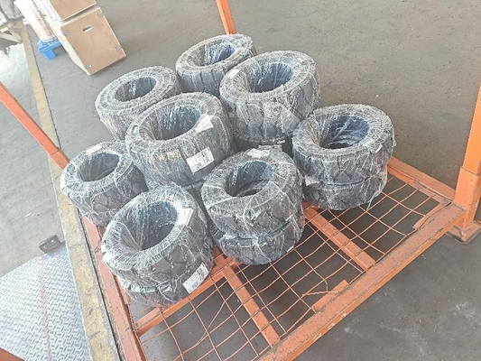 18*7-8 Pneus de sistema rápido Pneus sólidos para empilhadeira em cor preta